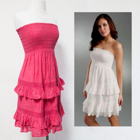 Juicy Couture Dresses & Skirts - JUICY COUTURE Tiered Strapless Smocked Dress